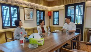 市委宣传部副部长杨静实地勘察里运河文化长廊“四行”系统提升项目