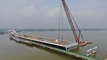 白马湖大桥主桥顺利贯通