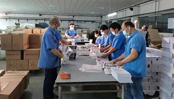 课前到书 人手一册——新华企业顺利完成2021年秋教材教辅生产任务