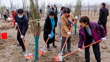 “红梅赞红心，喜迎二十大”暨第五届民进公益林捐植活动在白马湖举行