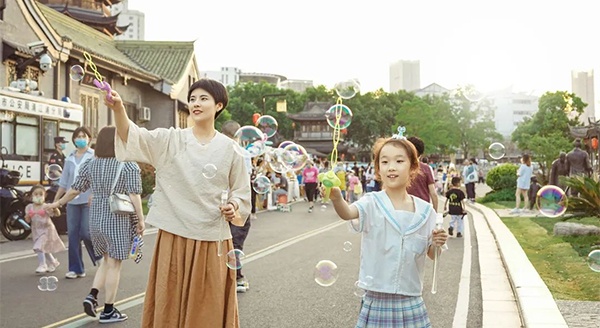 当儿童节遇上端午节，快趁着小长假带着小朋友来里运河玩上一整天！