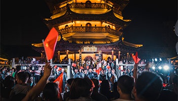 燃！快闪唱响《我和我的祖国》，国庆小长假乐游里运河！