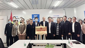 联建红色堡垒 共绘百里画廊