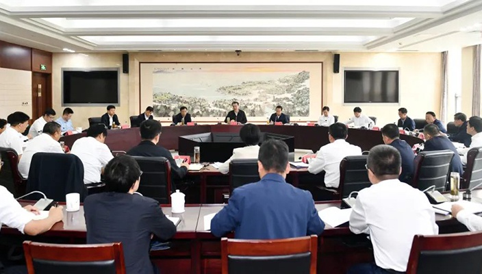 市属企业改革发展座谈会举行